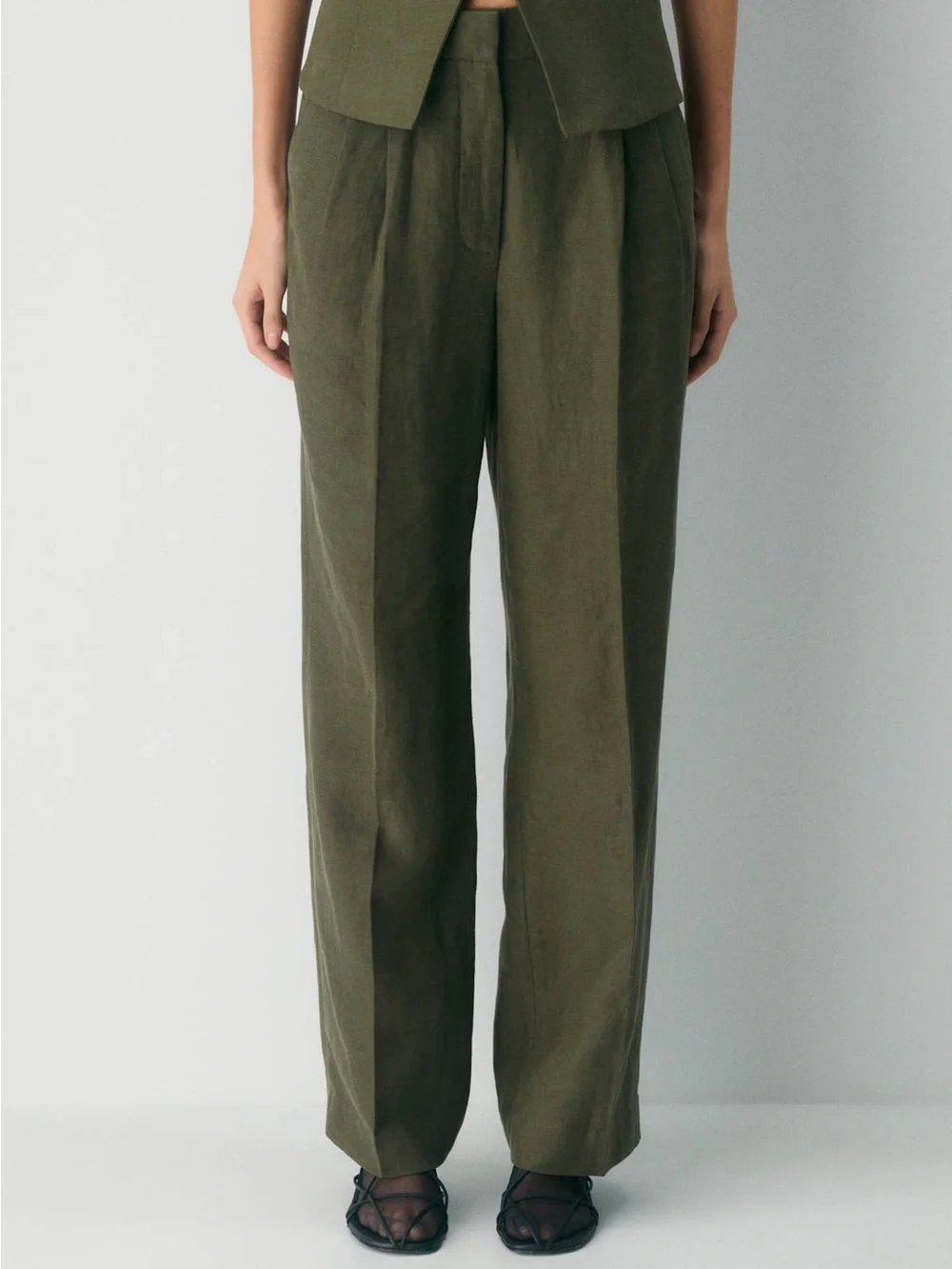 Aritzia Effortless Pant